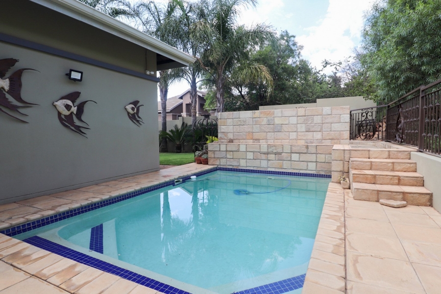 5 Bedroom Property for Sale in Wilkoppies North West